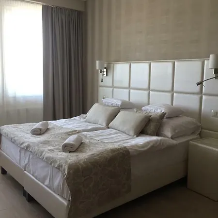 Falukozpont Hotel