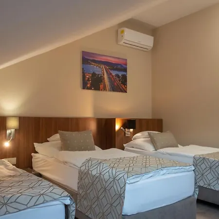 Hotel Falukozpont Újhartyán
