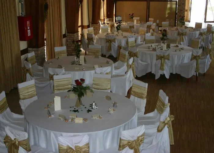 Отель Falukozpont 3*