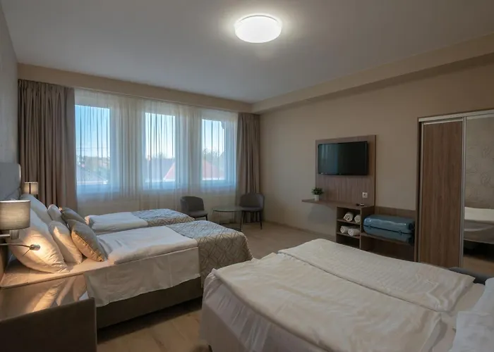 Falukozpont Ujhartyan